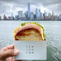 SANDWICH CONTAINER SEMICOLON