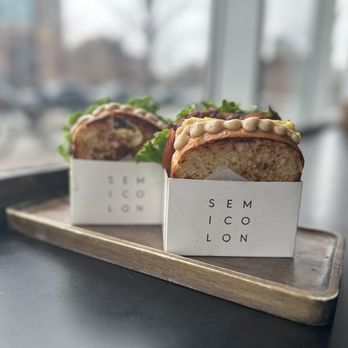 SANDWICH CONTAINER SEMICOLON